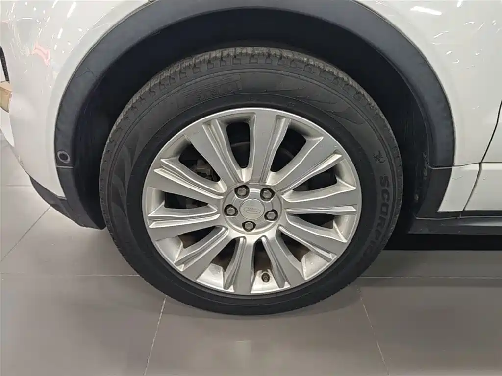 Land Rover Range Rover Evoque 2015 2.0T 5-Door Dynamic Edition фото 23