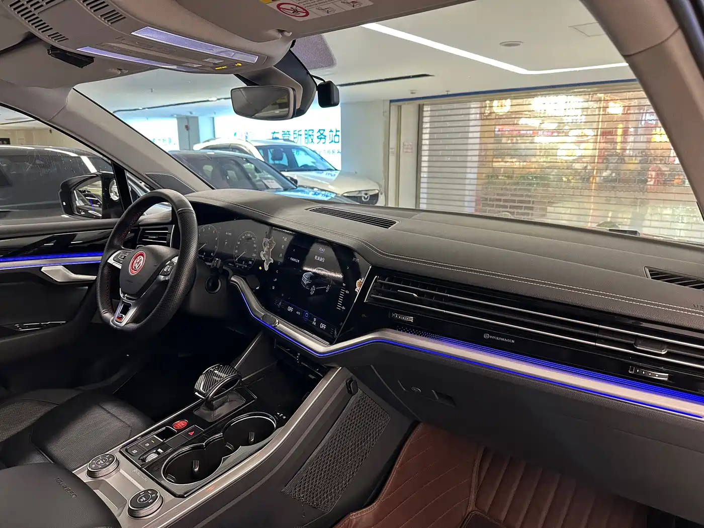 Volkswagen Touareg 2019 2.0TSI Sharp Wing Edition China VI фото 13
