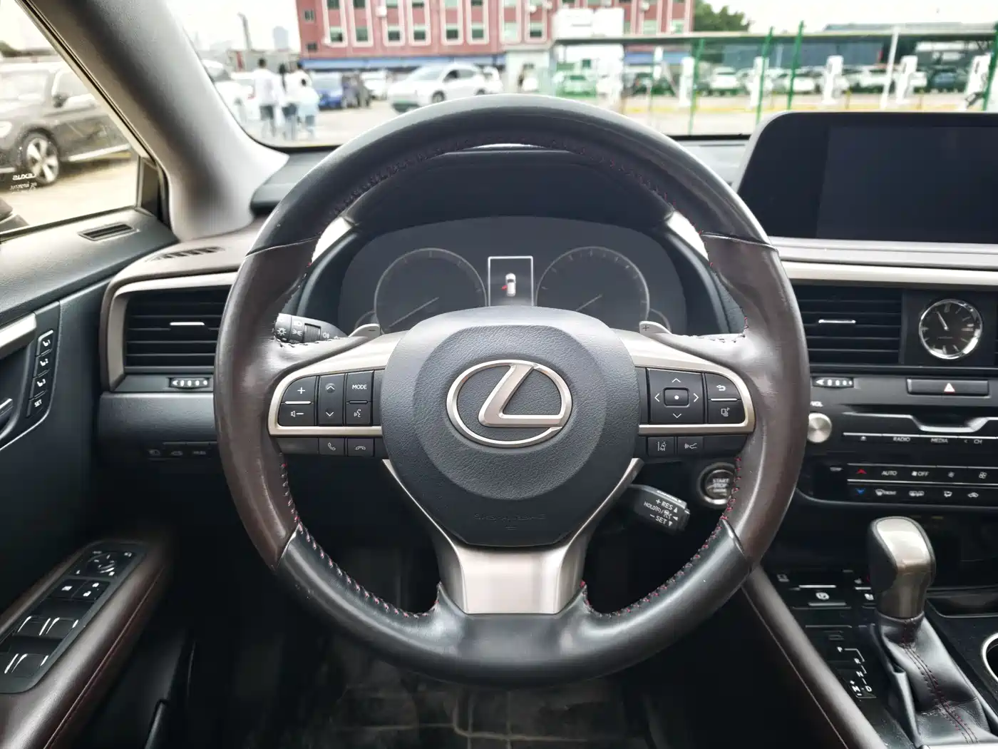 Lexus RX 2020 Facelift 300 2WD Comfort Edition фото 16