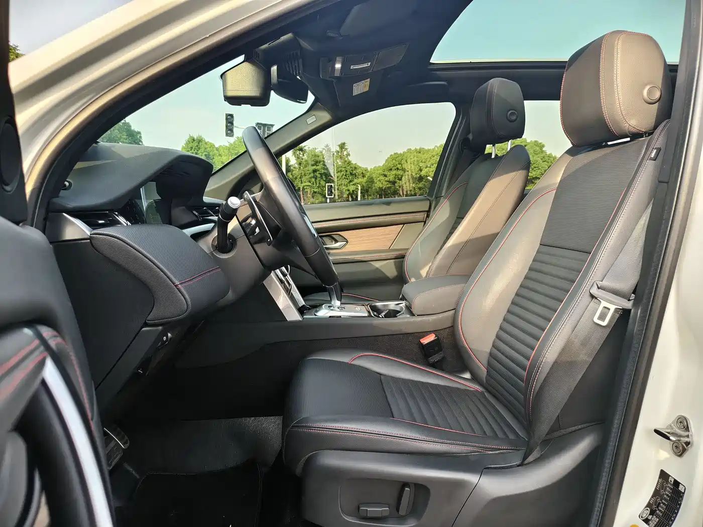 Land Rover Discovery Sport 2022 Model 249PS R-Dynamic S Performance Edition 5-Seater фото 8
