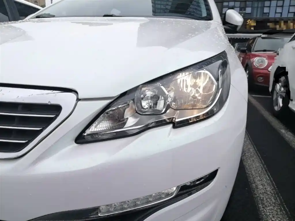 Peugeot 308S 2015 1.2T Auto Dynamic Edition фото 18