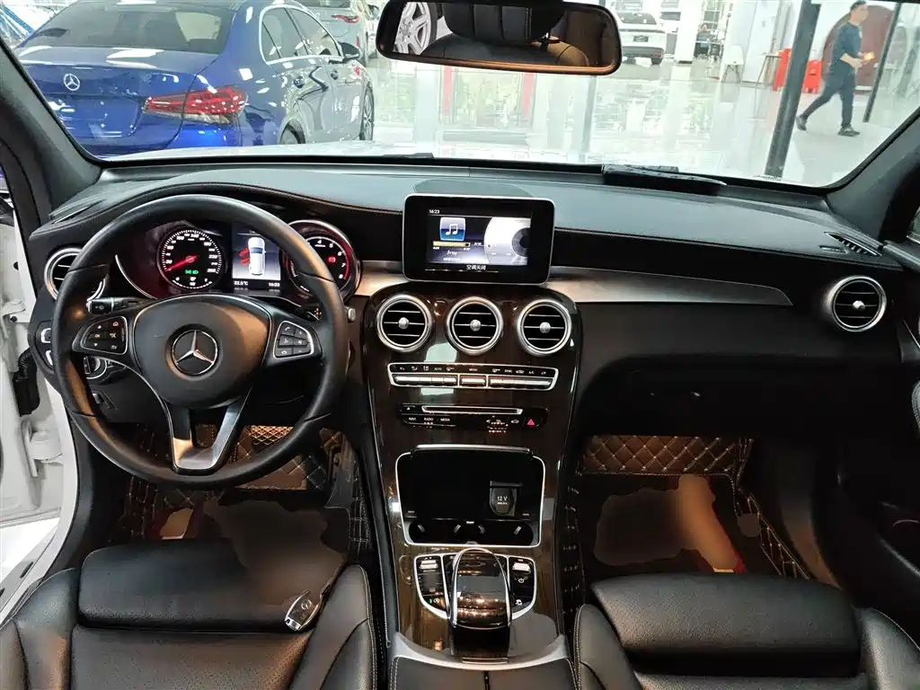 Mercedes-Benz GLC 2019 GLC 260 L 4MATIC Dynamic фото 6