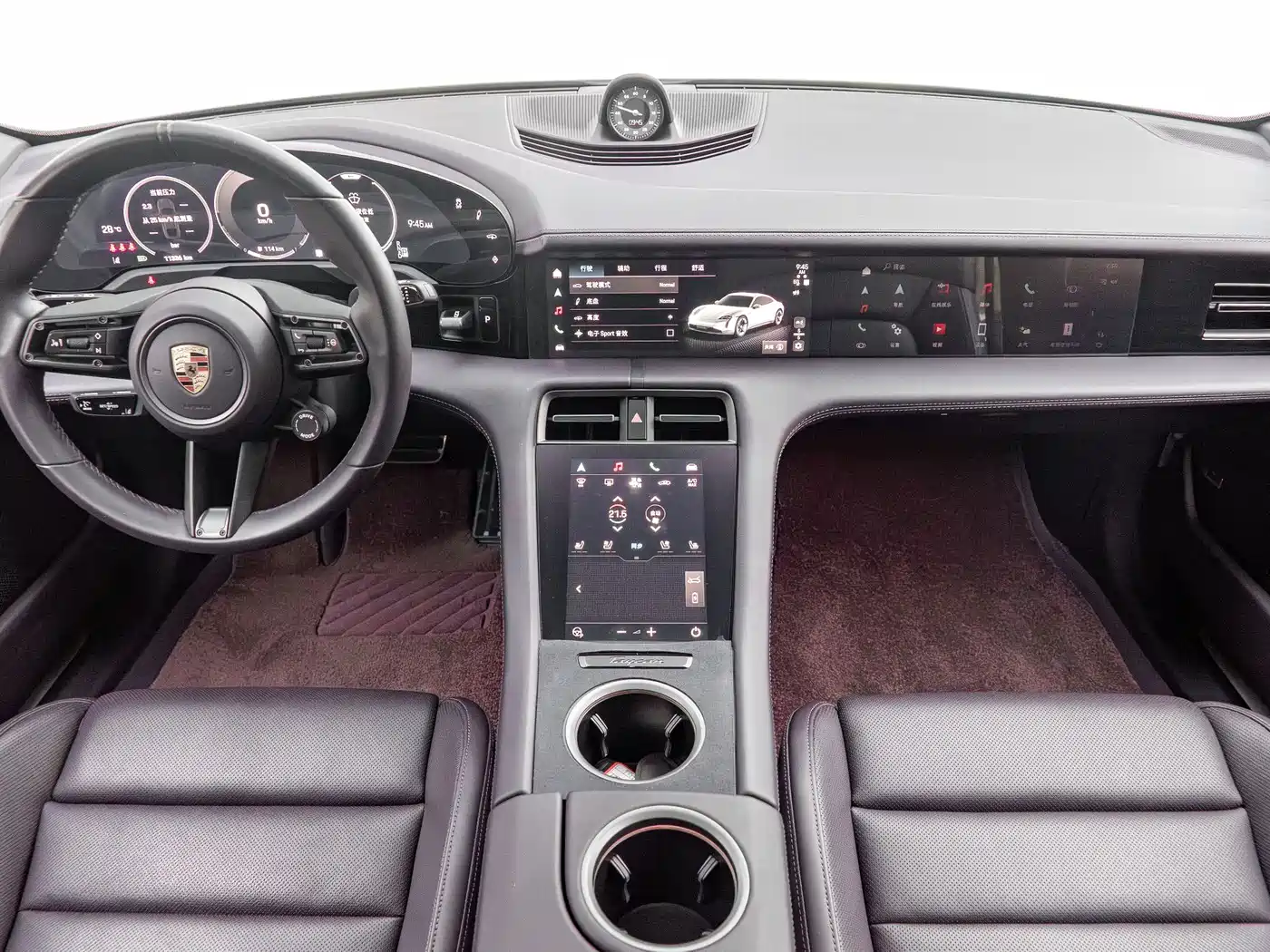 Фото 23 - Porsche Taycan