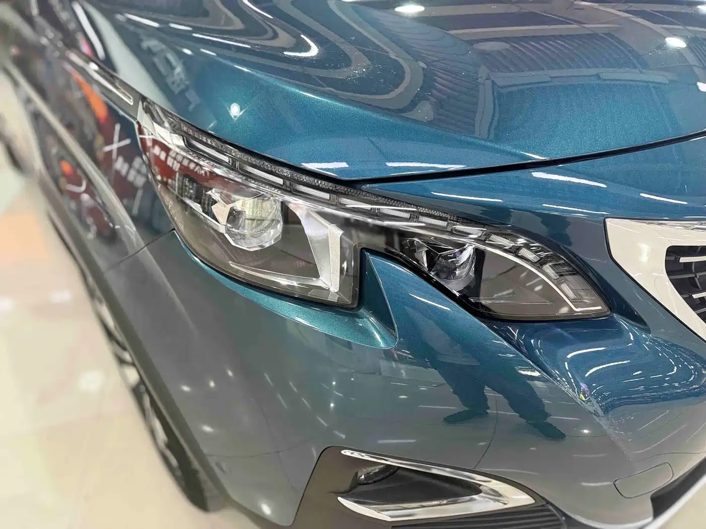 Peugeot 5008 2017 380THP 7-Seater Luxury GT Edition фото 5