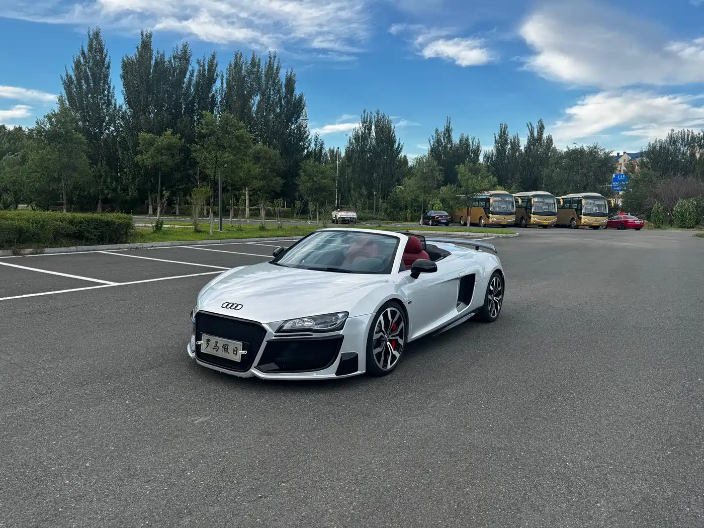 Photo 35 - Audi R8