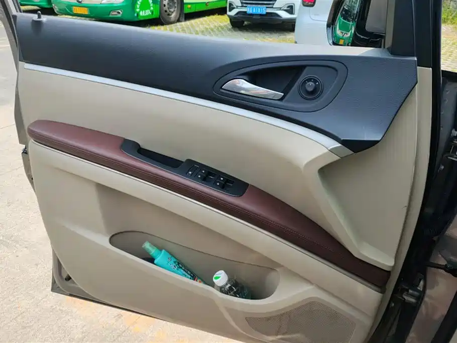 Buick GL8 2017 25S Luxury China V фото 7