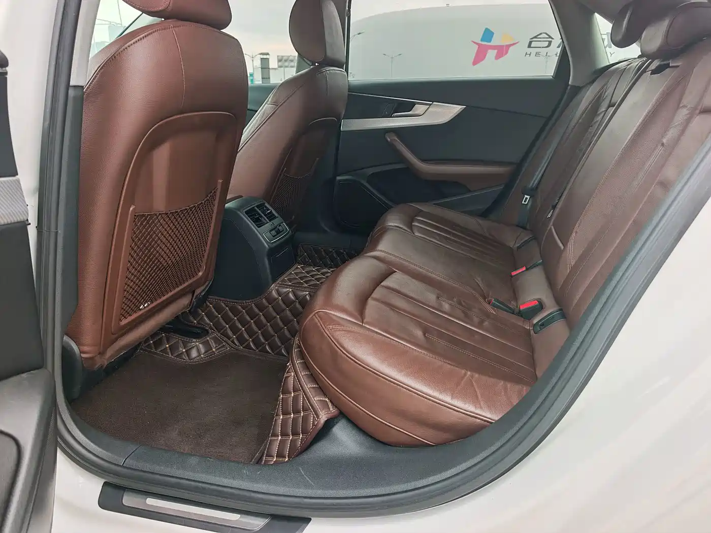 Photo 10 - Audi A4L