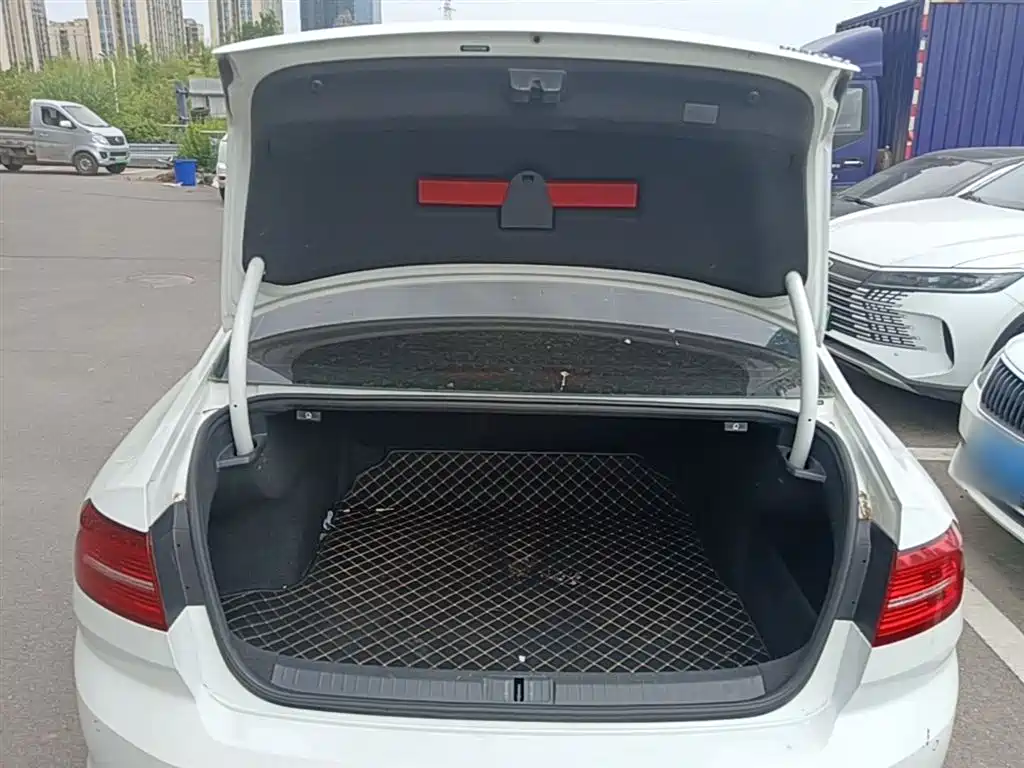 Volkswagen Magotan 2018 330TSI DSG Leading фото 19