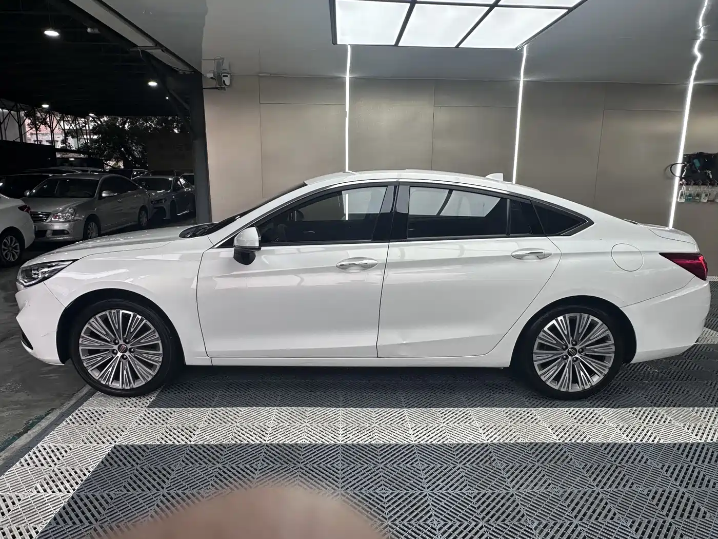 Hongqi H5 2020 1.5T DCT Qi Rhythm Edition фото 18