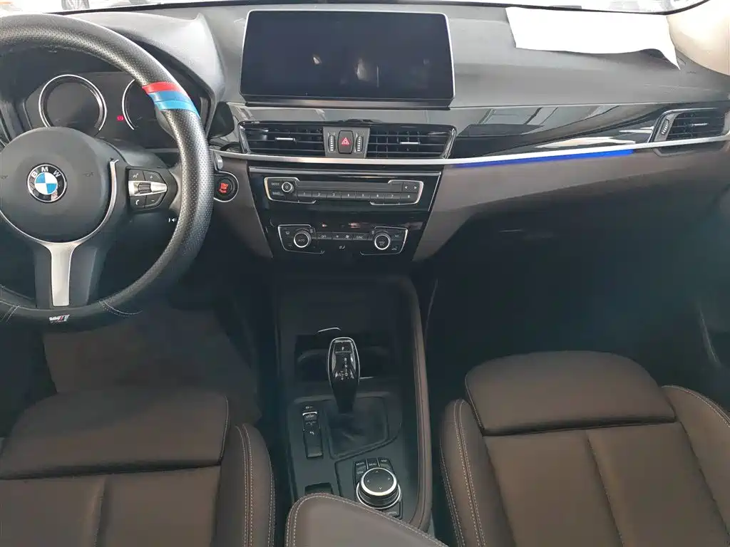 BMW X1 2022 sDrive25Li Leading фото 6