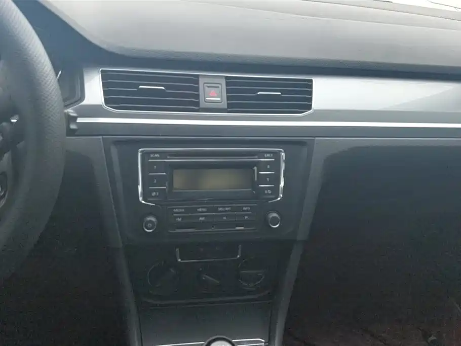 Volkswagen Bora 2017 1.6L Manual Comfort Edition фото 13