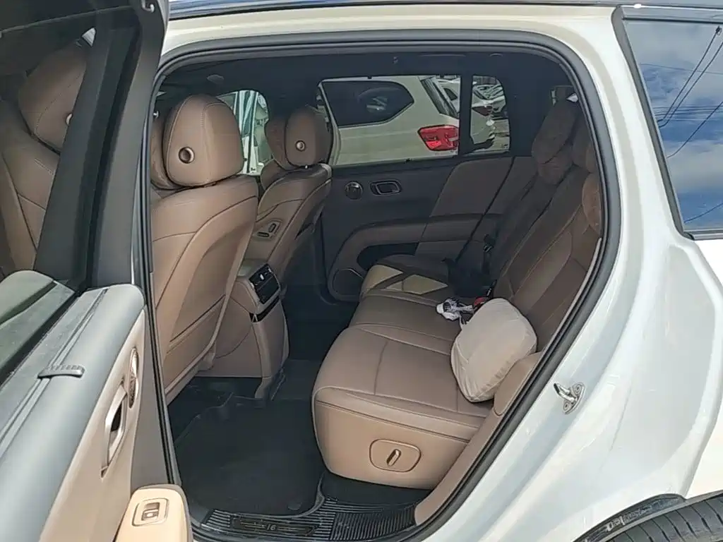 Li Auto i6 2025 2025 4WD Base Model