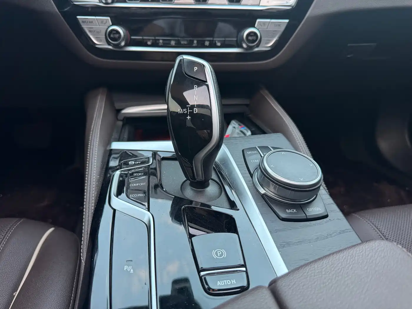 BMW 5 Series 2021 530Li Leading M Sport Package фото 12