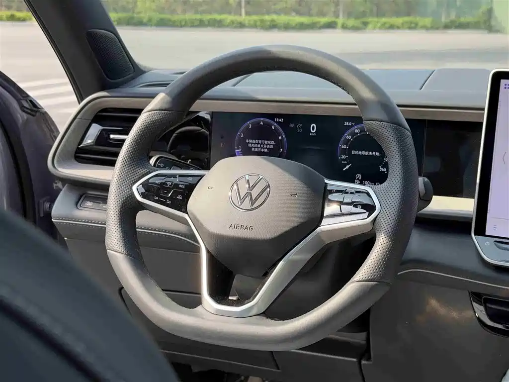 Volkswagen Teramont 2025 Model Teramont Pro 450TSI 4WD Cross Country Edition фото 12