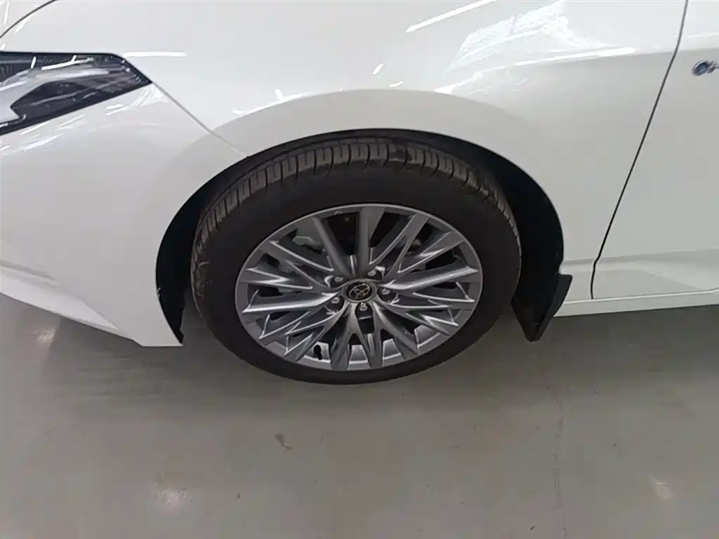 Toyota Avalon 2024 Model Hybrid 2.5L XLE Prestige Edition фото 23