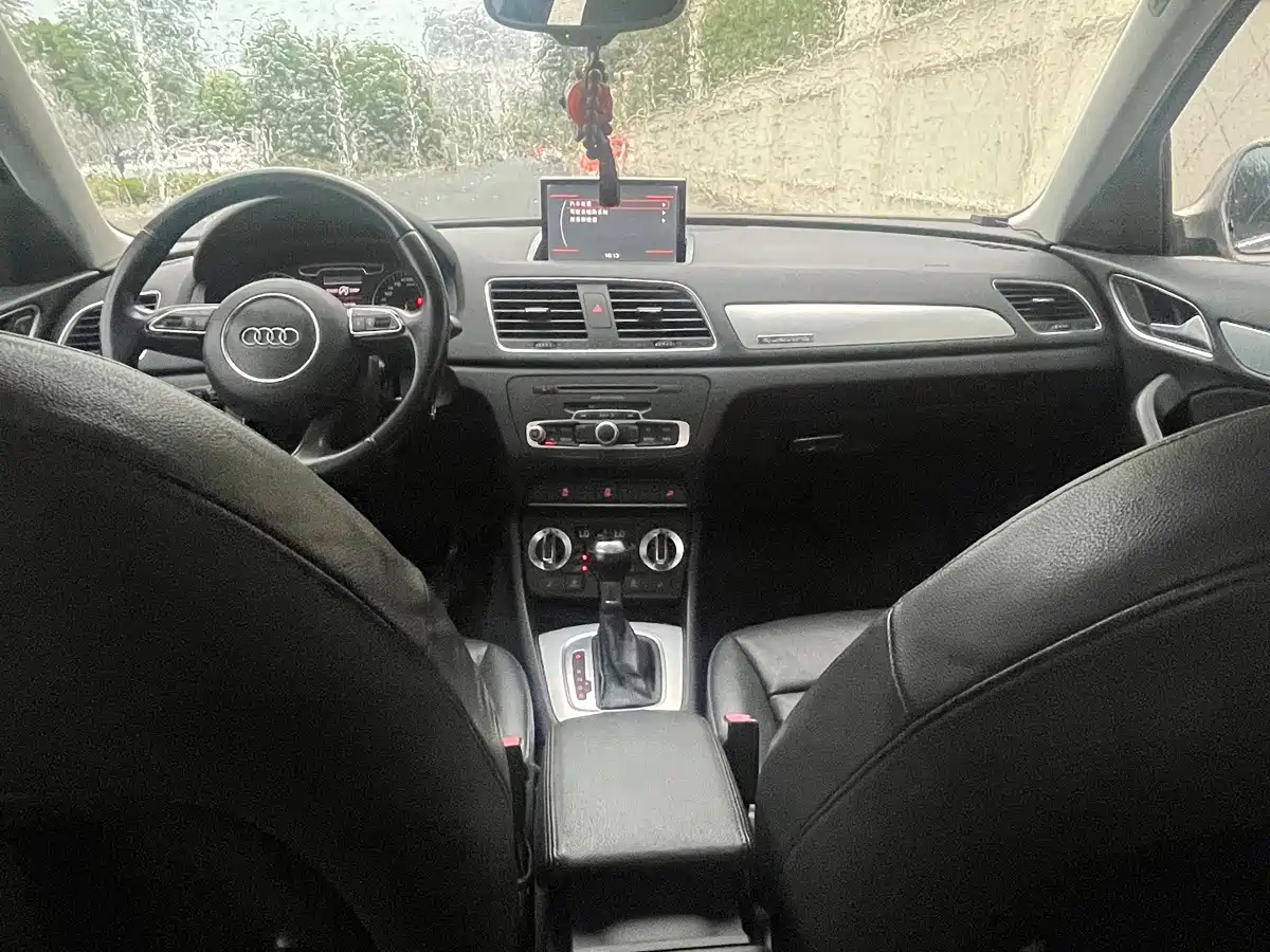 Audi Q3 (Import) 2013 2012 35 TFSI quattro Comfort