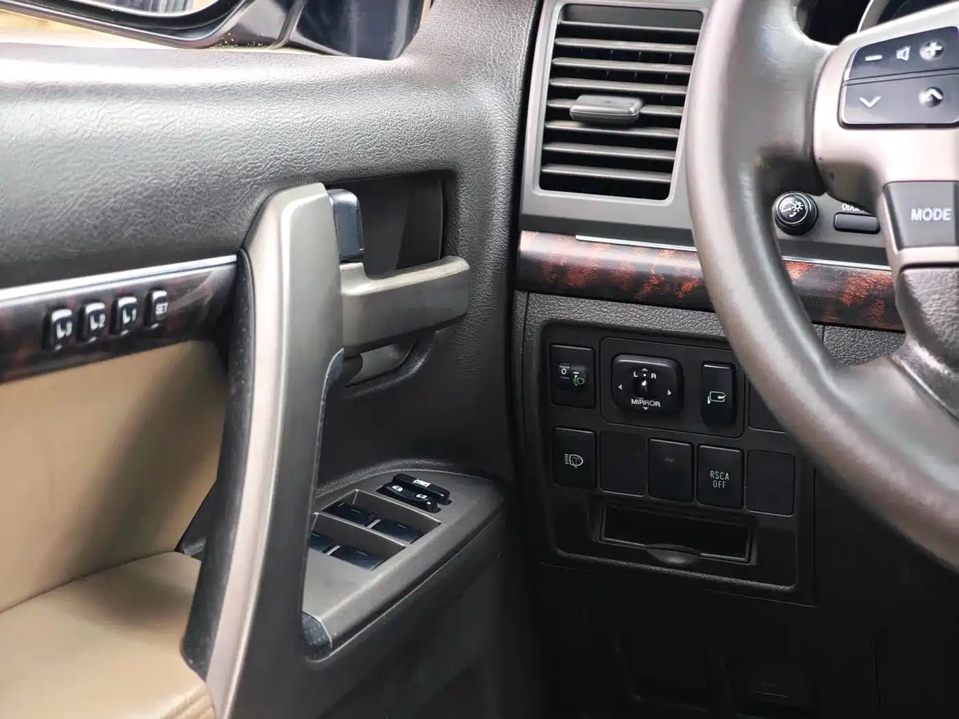Toyota Land Cruiser 2010 Model 4.7L Automatic VX фото 16