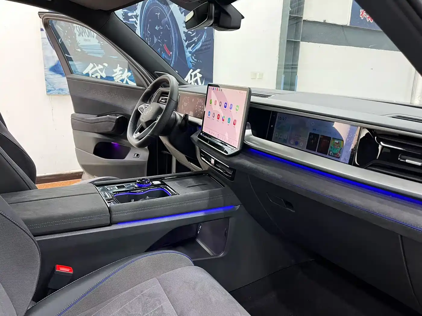 Volkswagen Teramont 2025 Teramont Pro 450TSI 4WD Summit Edition фото 8