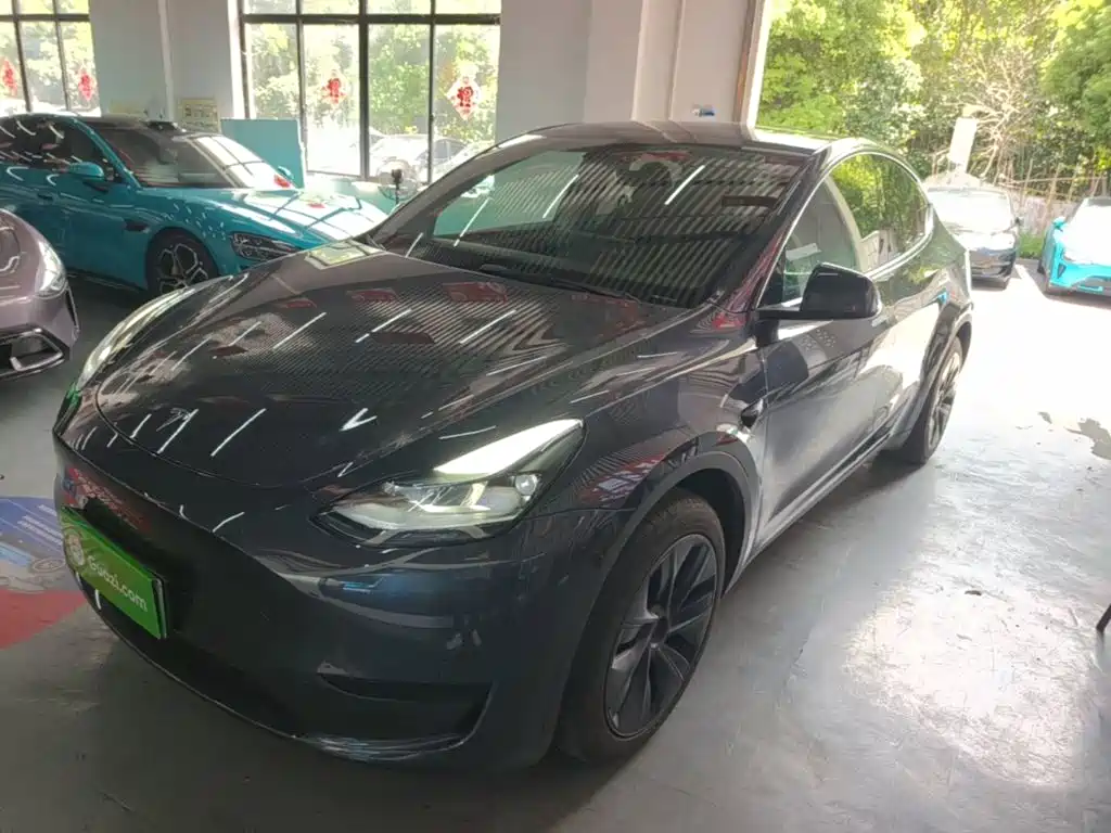 Фото 1 - Tesla Model Y