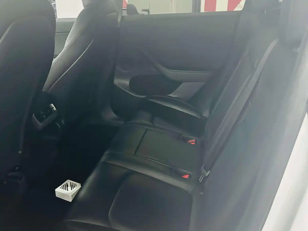 Фото 6 - Tesla Model Y