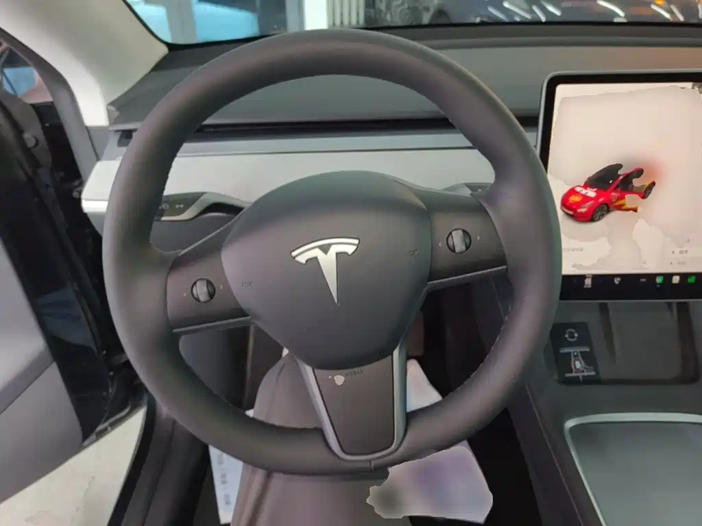 Фото 11 - Tesla Model Y