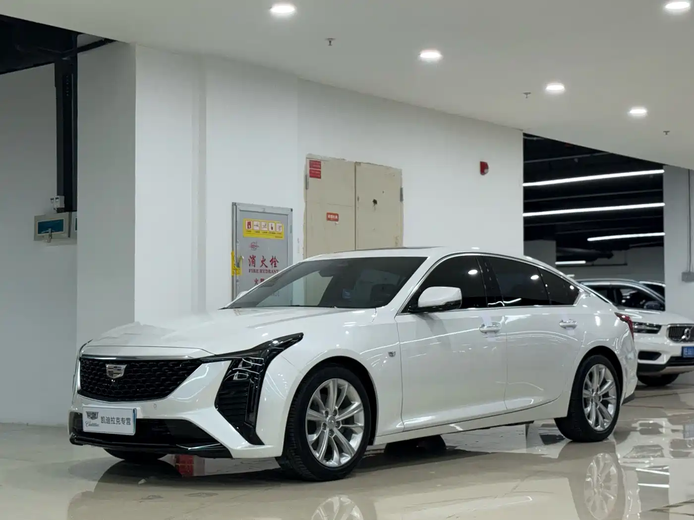 Фото 2 - Cadillac CT5
