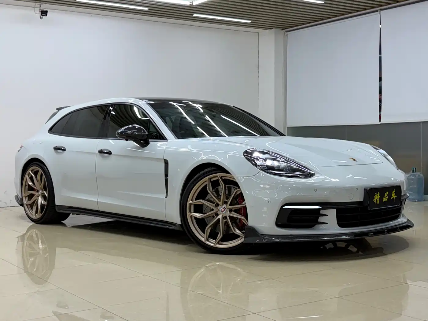 Porsche Panamera 2017 Panamera 4 Sport Turismo 3.0T фото 3