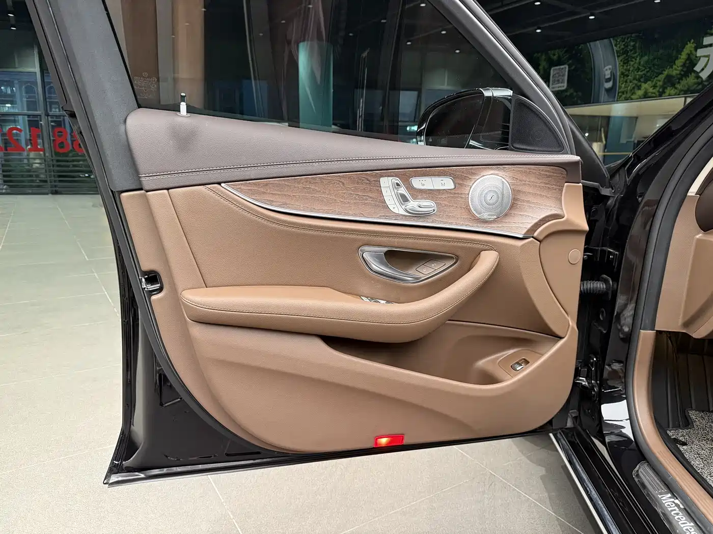 Mercedes-Benz E-Class 2022 E 300 L Luxury фото 15
