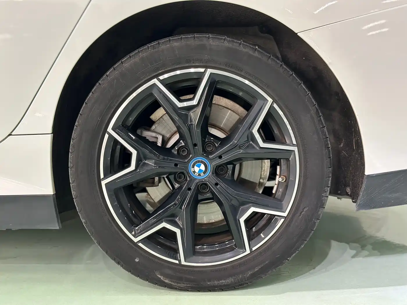 BMW i3 2023 eDrive 40 L Shadowline Package фото 16