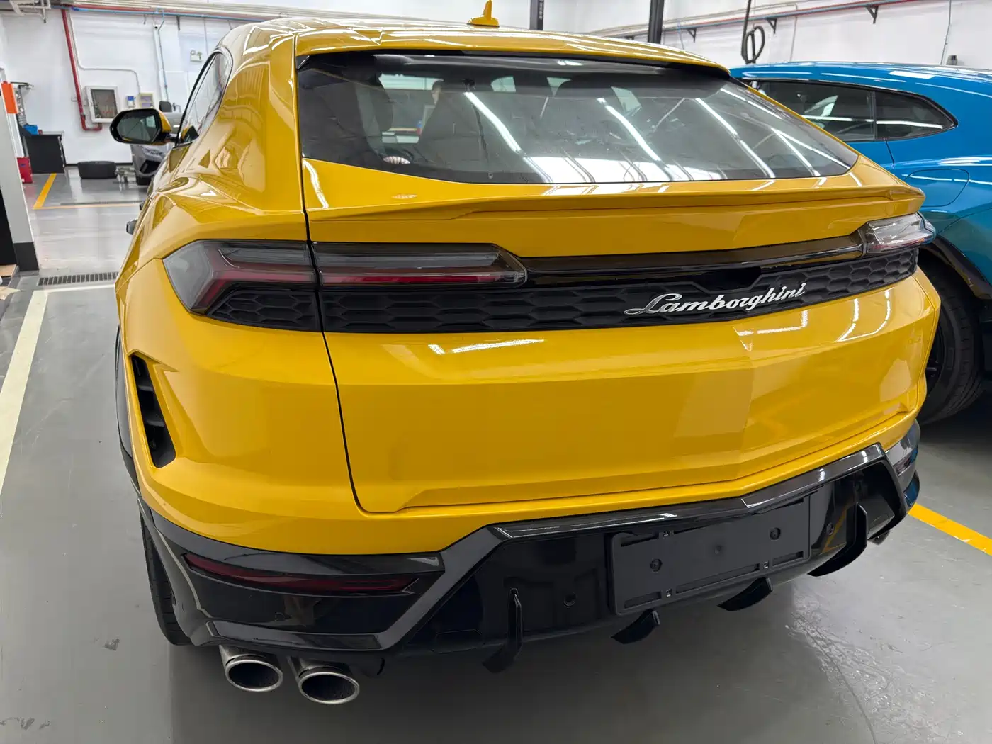 Lamborghini Urus SE 2025 4.0T Standard Edition фото 8