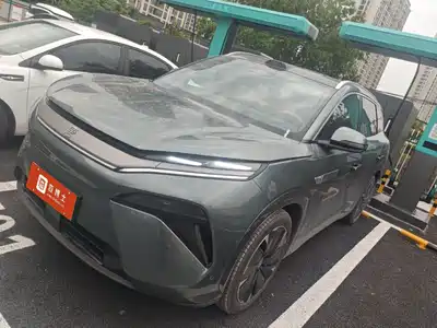 BYD Tang L