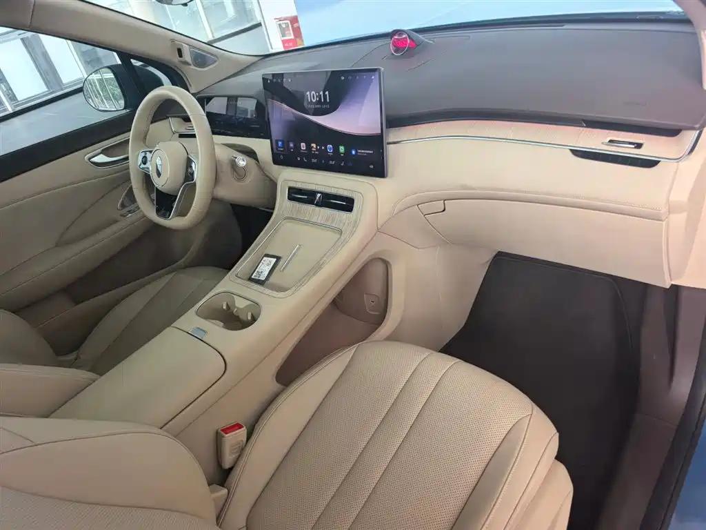Photo 25 - Shangjie SUV