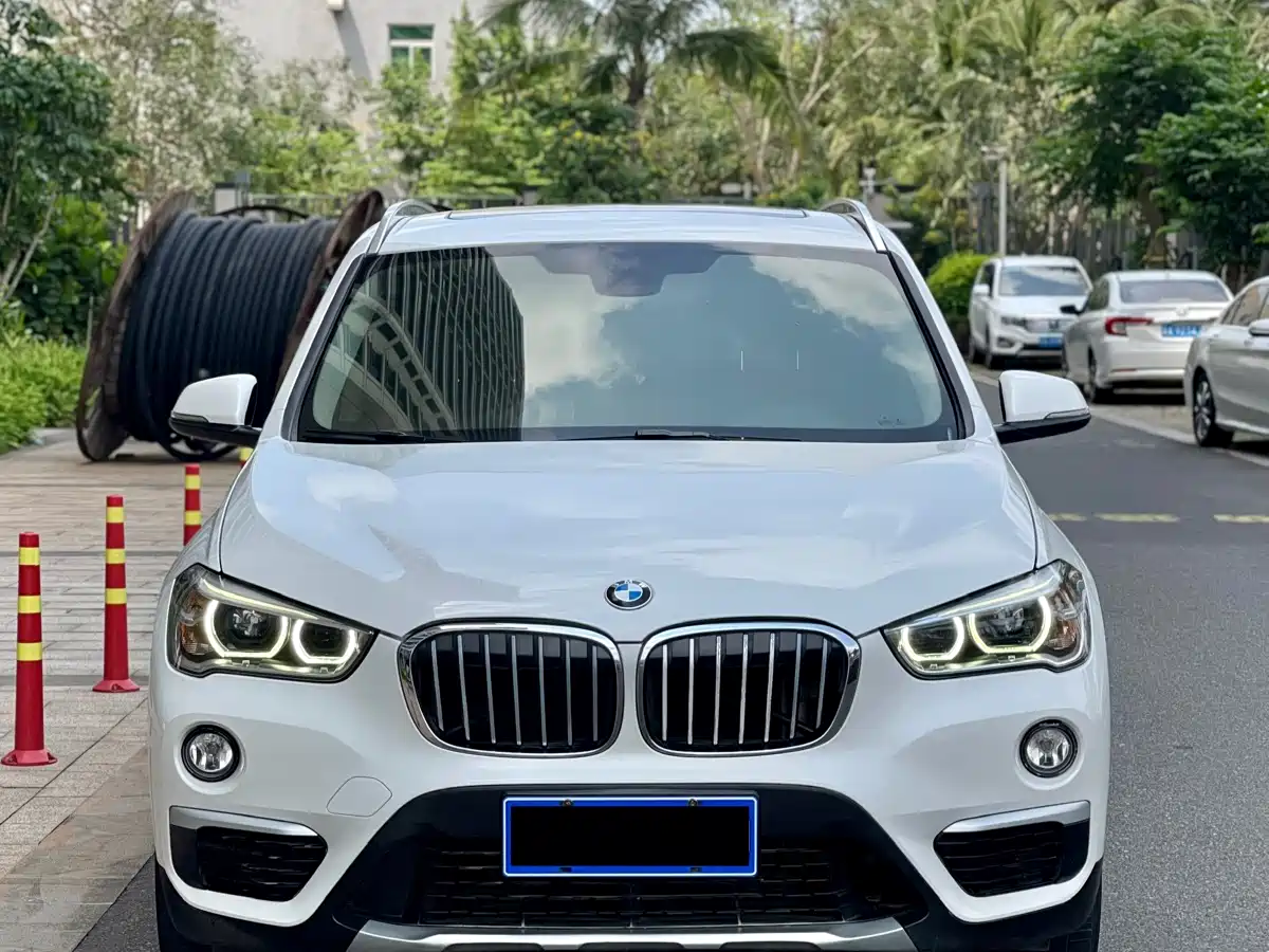 BMW X1 2018 sDrive18Li Premium Model фото 2