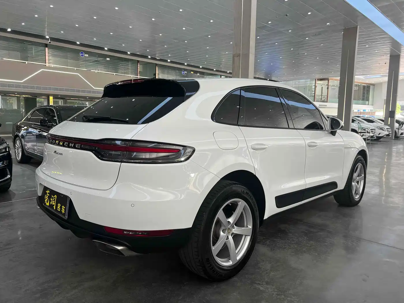 Porsche Macan 2018 Macan 2.0T фото 6