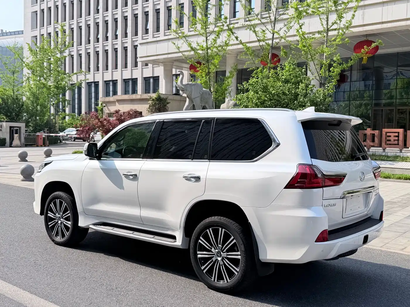 Lexus LX 2019 570 Prestige Luxury Edition фото 23