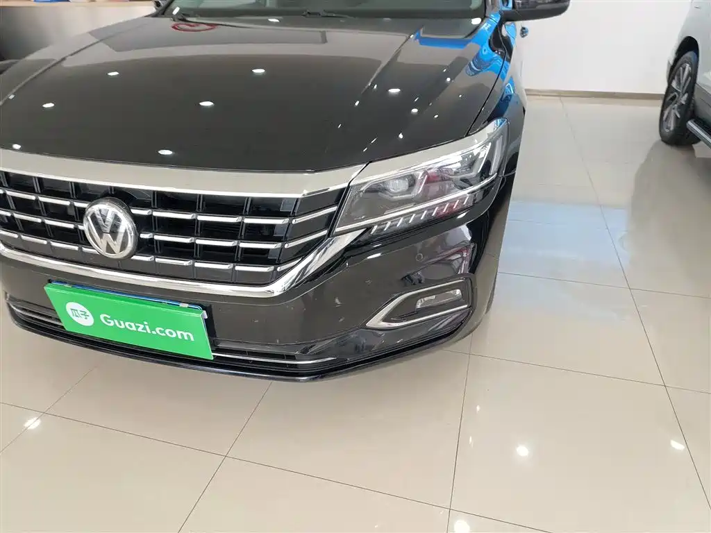 Volkswagen Passat 2019 330TSI Luxury Edition China VI фото 18
