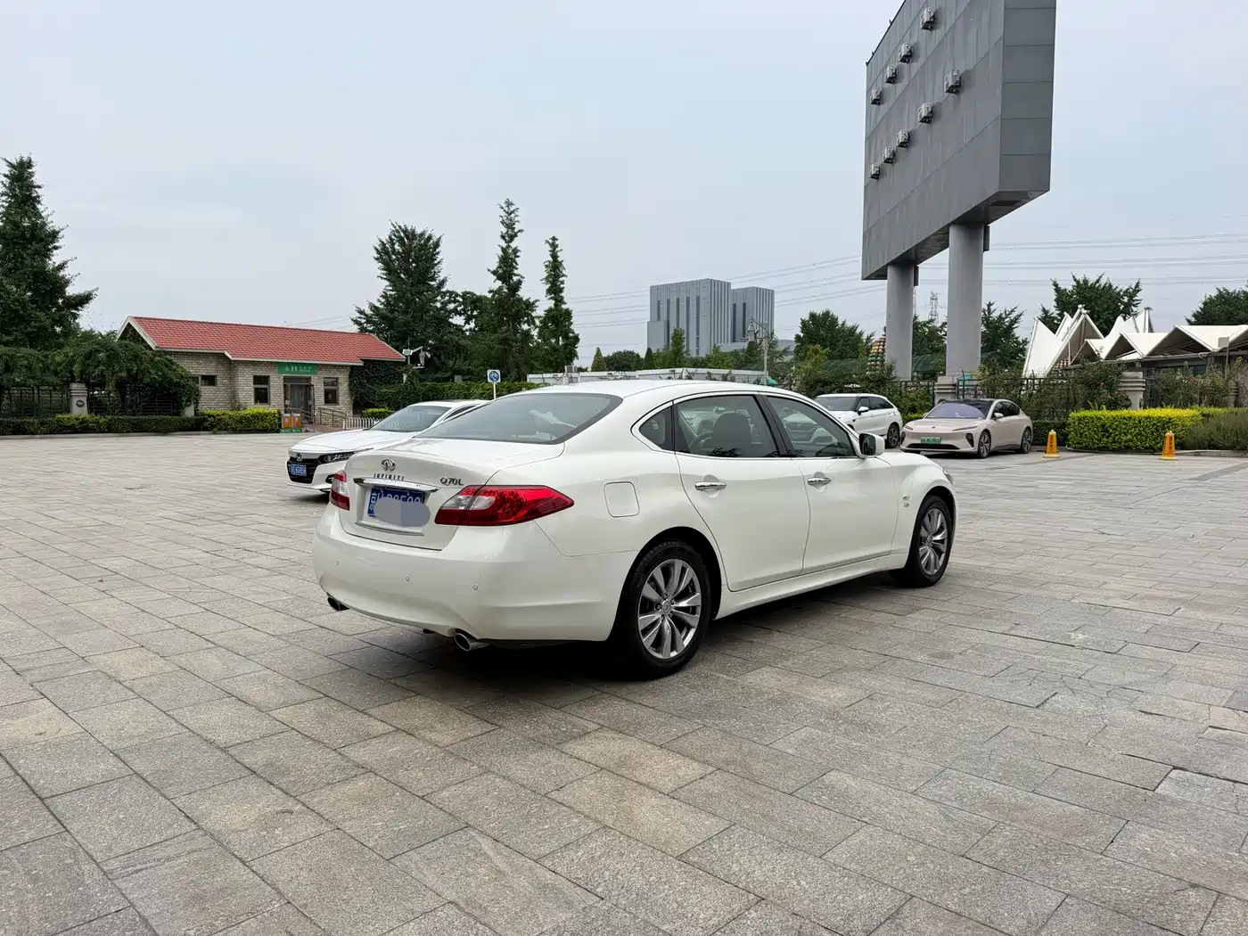 Infiniti Q70 2014 2013 Q70L 2.5L Luxury