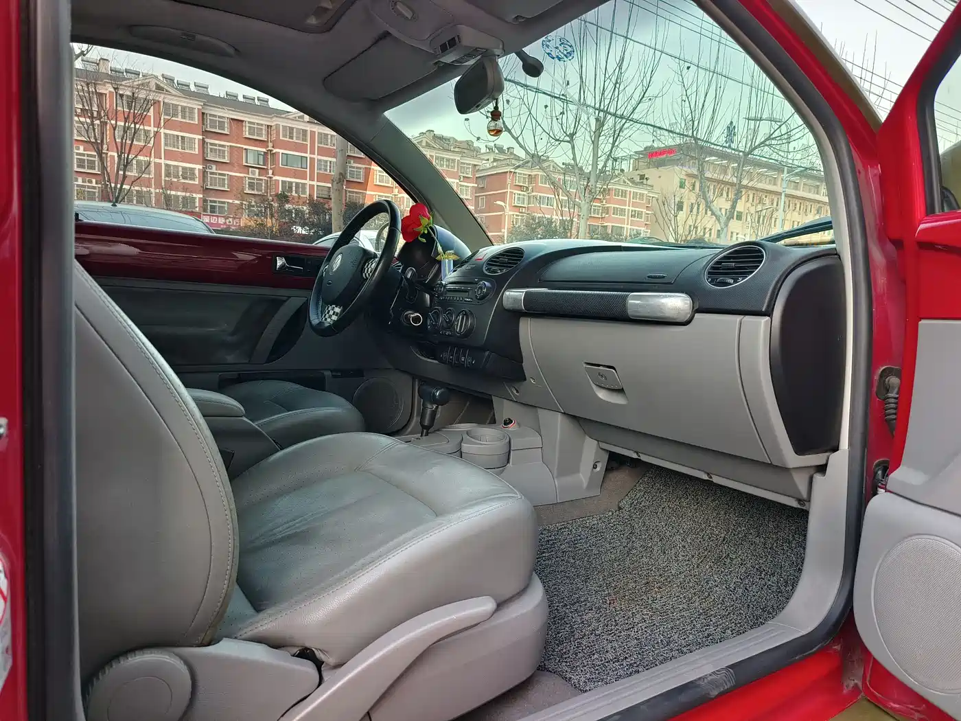 Volkswagen Beetle 2008 1.8T AT Luxury фото 7