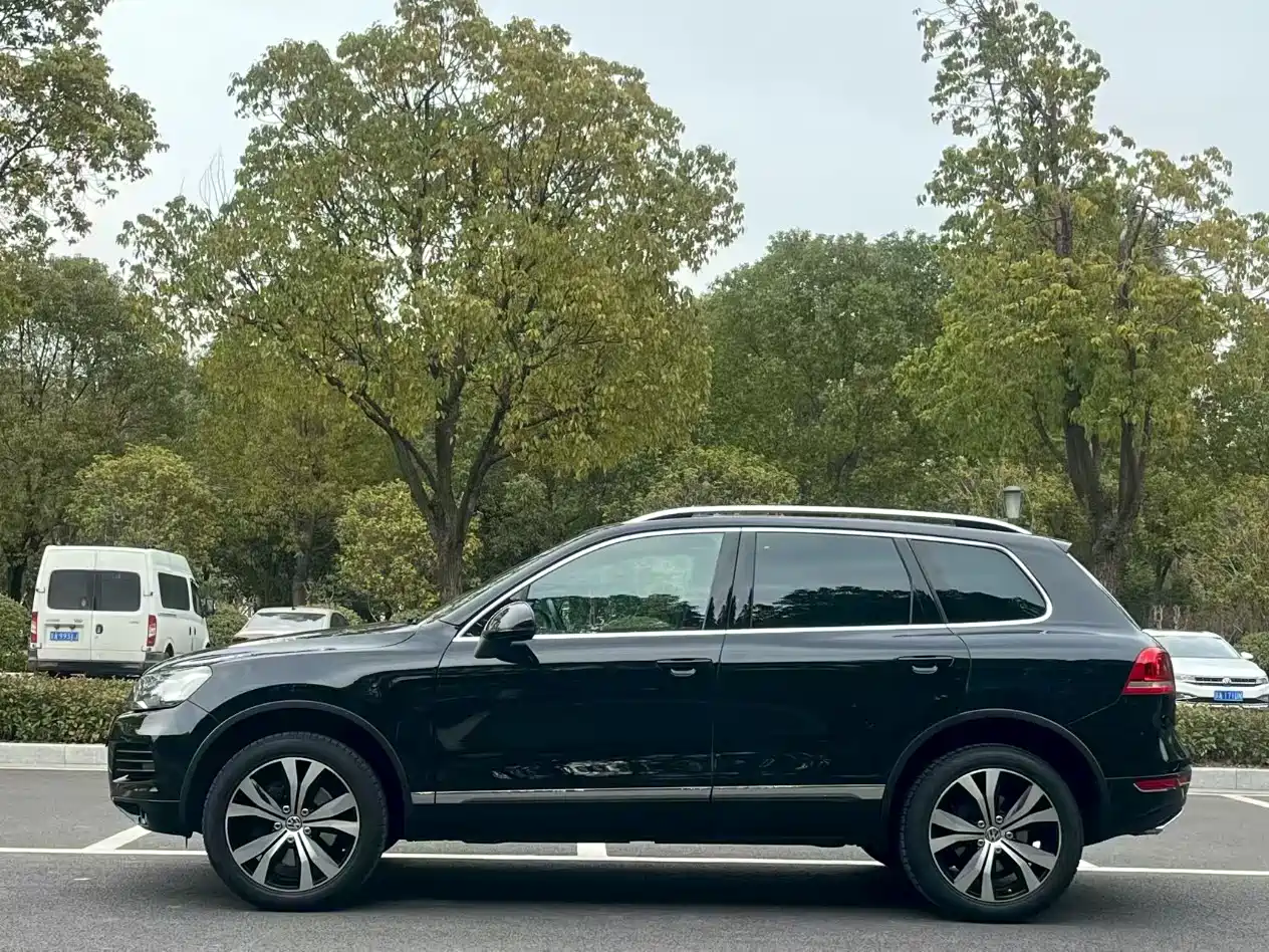 Volkswagen Touareg 2014 4.2L Standard фото 3