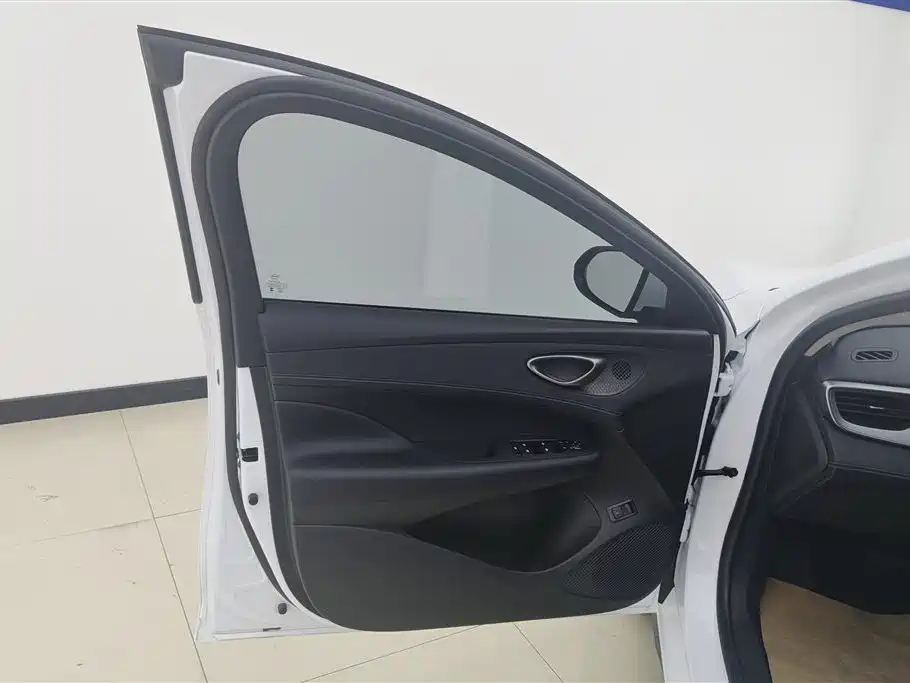 BYD Hai Bao 05 DM-i 2025 DM-i Smart Drive Edition 55KM Luxury фото 7