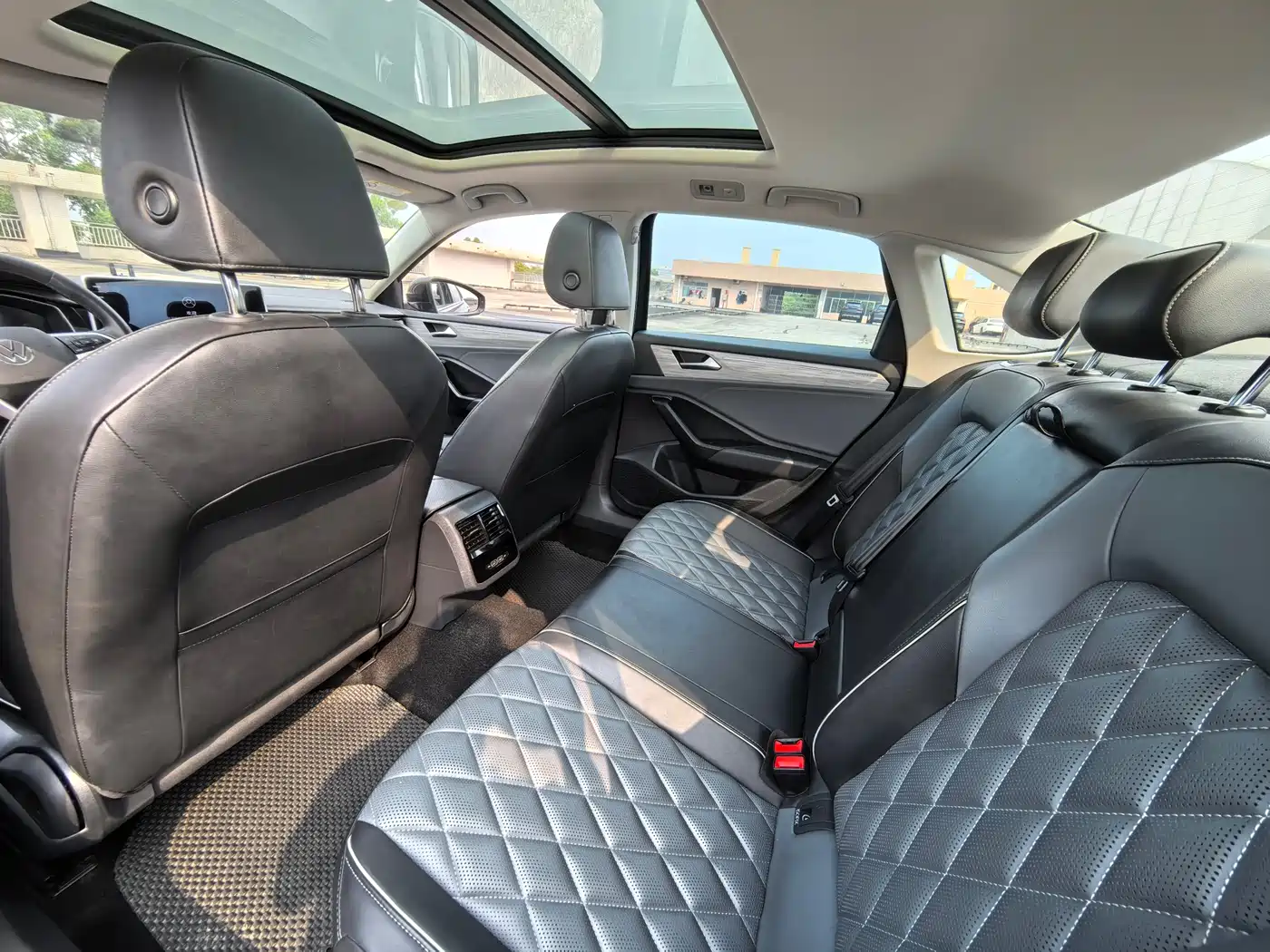 Volkswagen Sagitar 2023 Model Year 200TSI DSG Surpass Edition фото 6