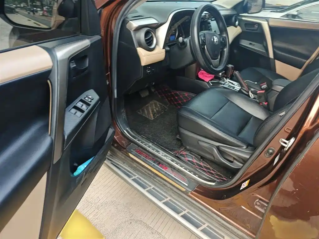 Toyota RAV4 Rongfang 2015 2.0L CVT 2WD Trend Edition фото 14