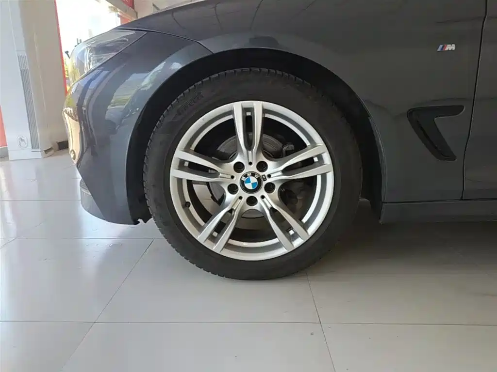 BMW 3 Series GT 2019 320i M Sport Model фото 23