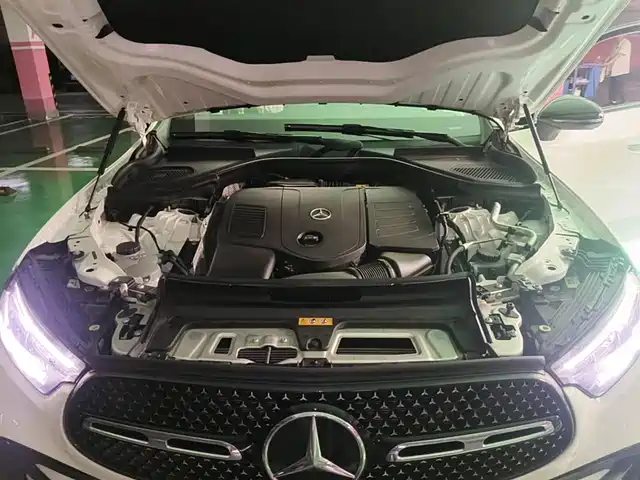 Mercedes-Benz GLC Coupe 2024 Model GLC 300 4MATIC Coupe SUV — фото 3