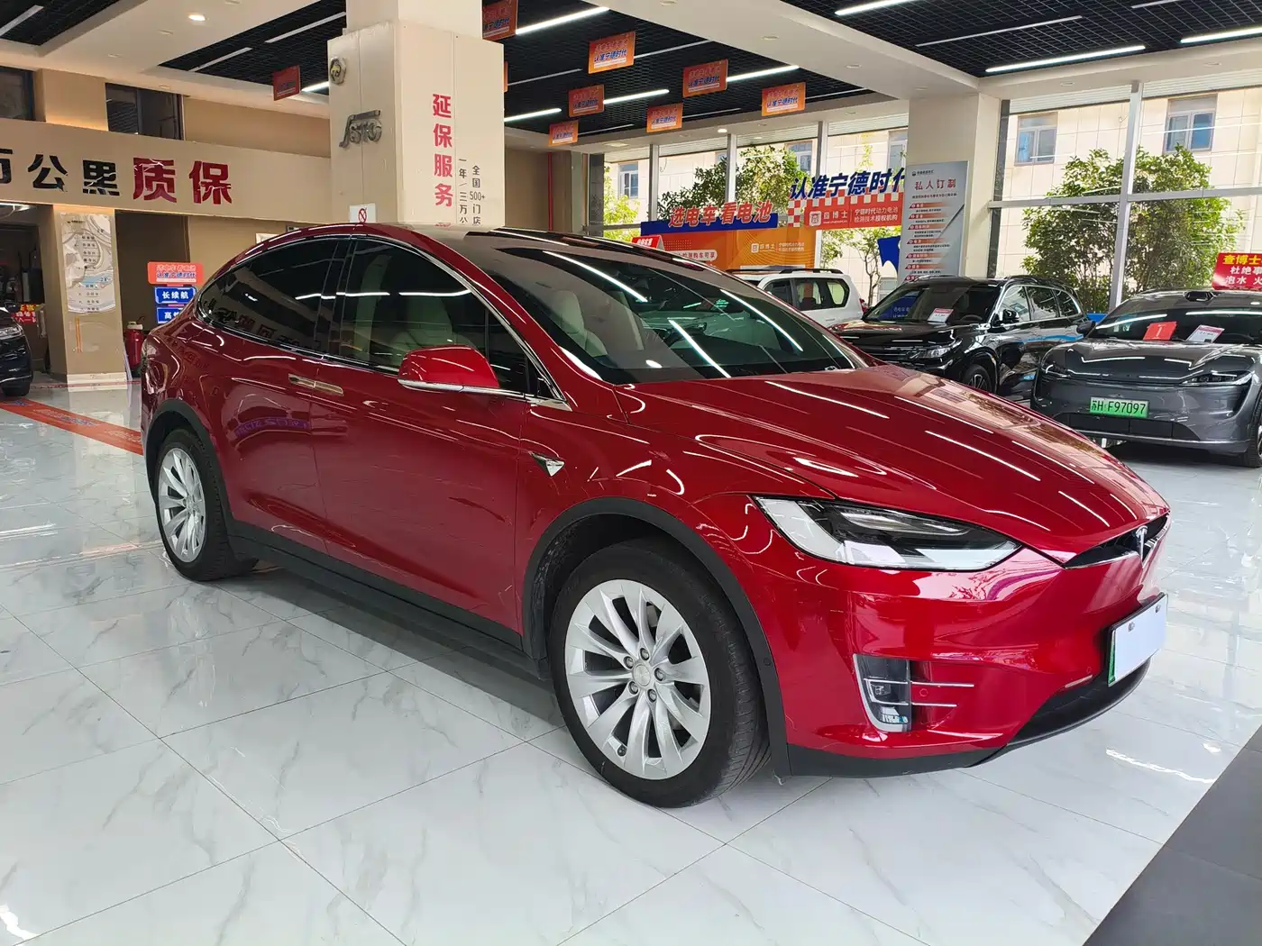 TESLA MODEL X