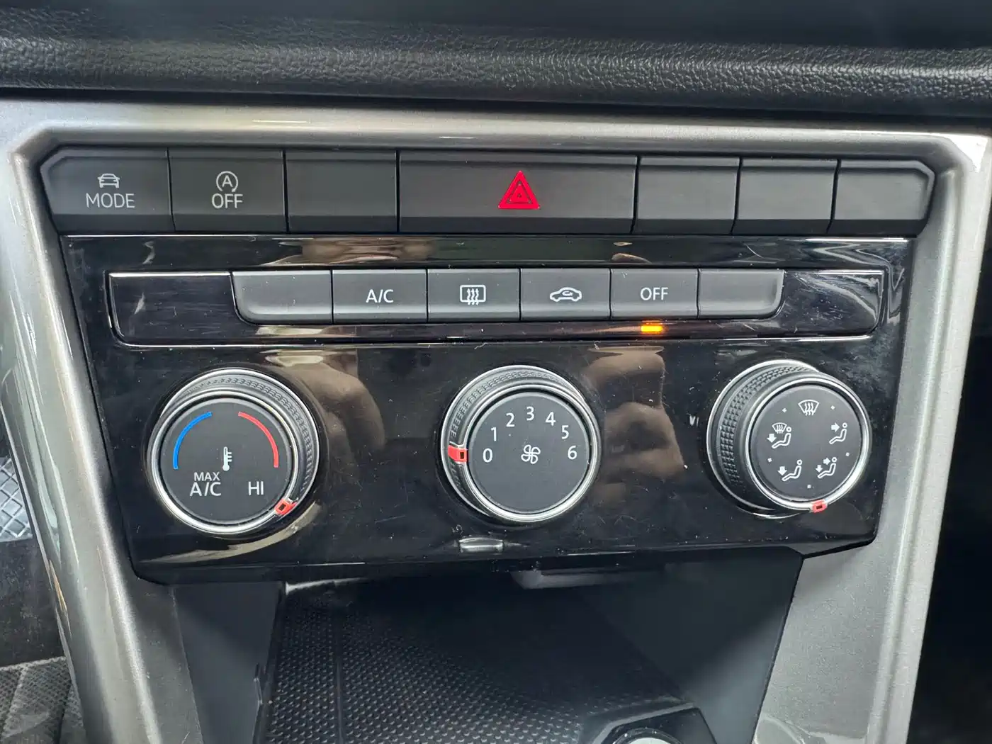 VOLKSWAGEN T ROC EXPLORING SONGS