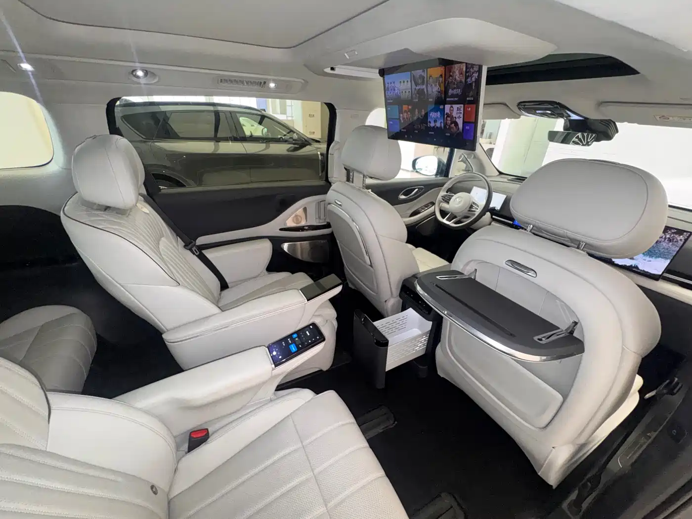 Voyah Auto Voyah Dreamer 2025 PHEV 4WD Kunpeng Premium Edition фото 10