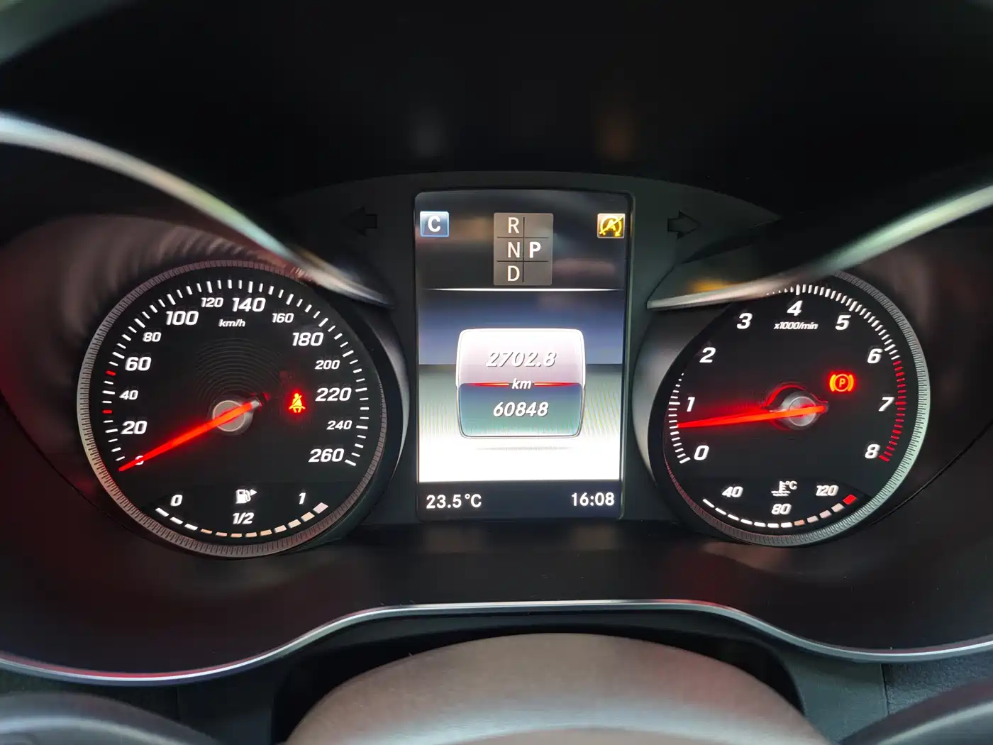Mercedes-Benz GLC 2018 GLC 260 4MATIC Luxury фото 12