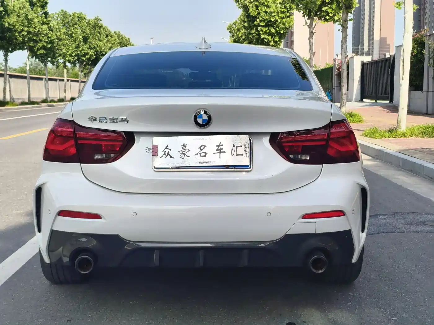 BMW 1-SERIES