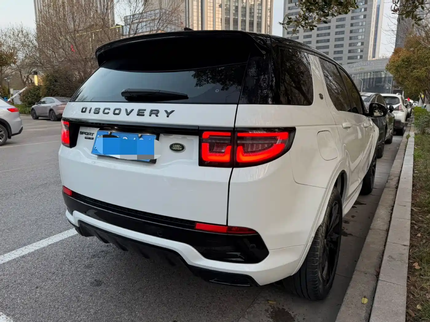 Land Rover Discovery Sport 2020 249PS R-Dynamic Luxury Custom фото 13